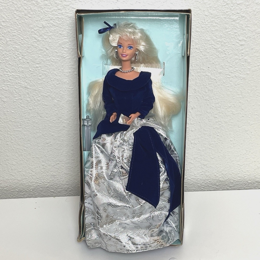 1995 Mattel Avon Winter Velvet Barbie #15571 Special Edition 1st in Series
